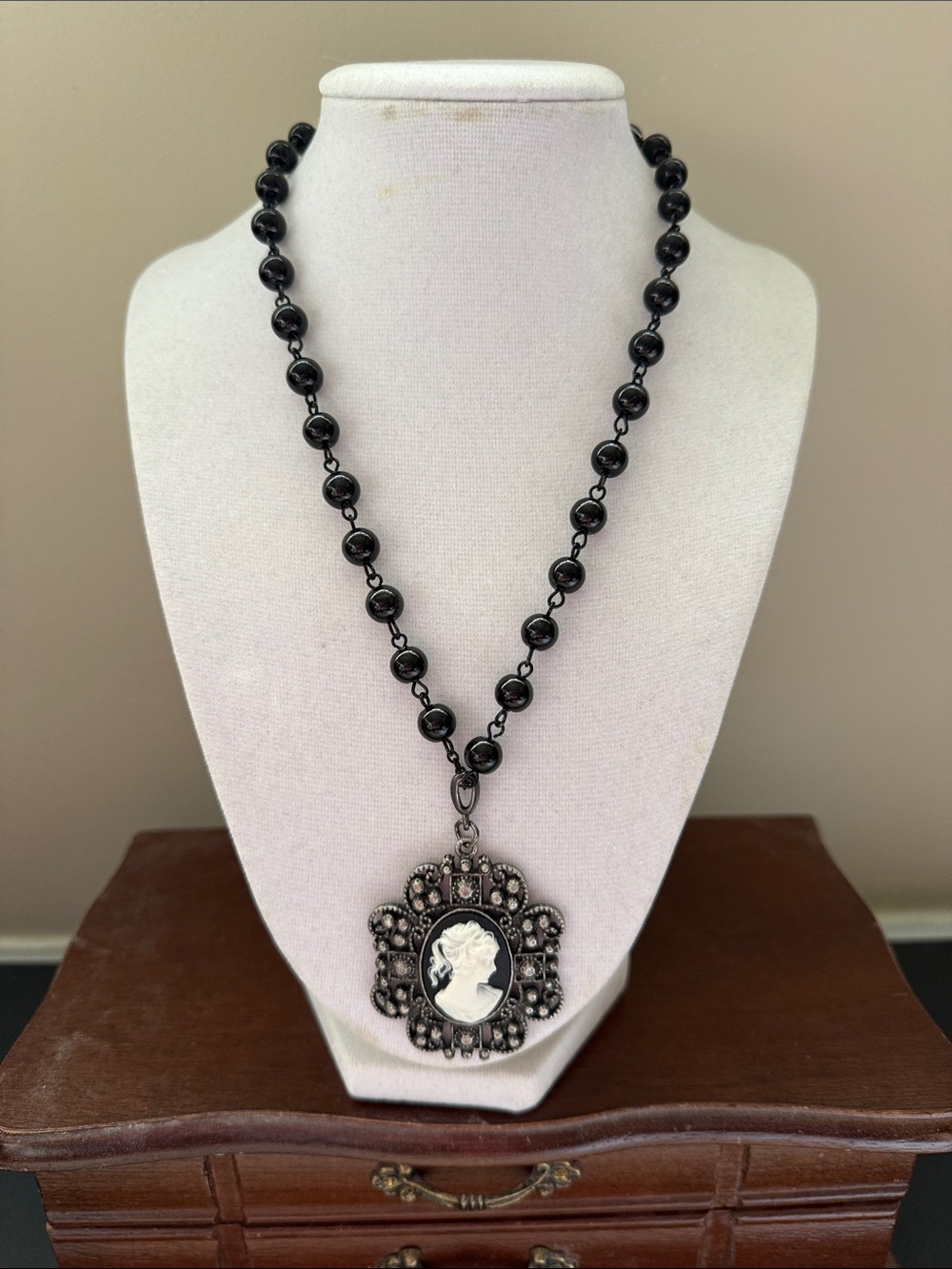 Black Cameo Pendant Necklace with Ornate Frame